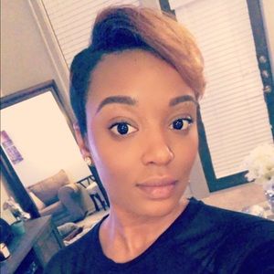 Meet your Posher, Aisha